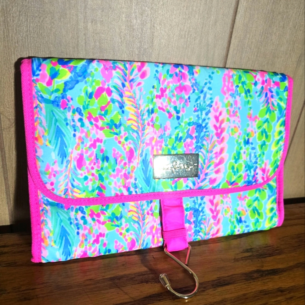 2020 Lilly Pulitzer Colorful Hanging Travel Organizer